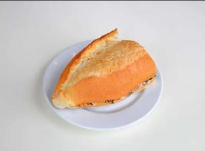 Yarım Ekmek Tavuk Döner / İncik | 150,00